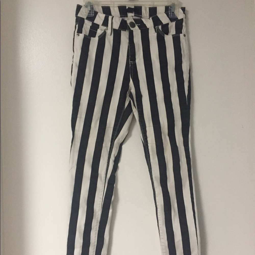 Forever 21 black and white striped skinny jeans
